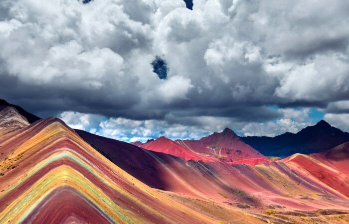 rainbow mountain peru hike