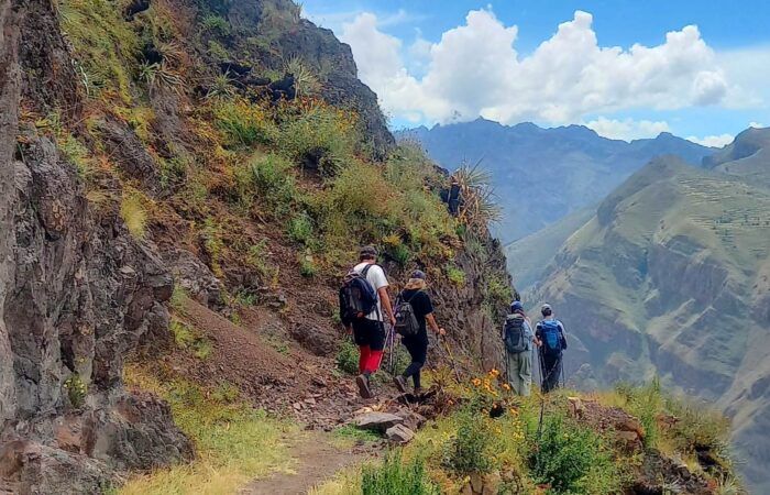 huchuy qosqo trek