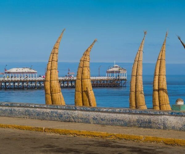 caballitos de totora, they are like surfboards