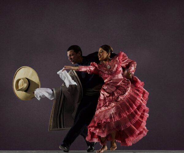 The marinera is a typical dance from Peru, especially from the city of Lima.